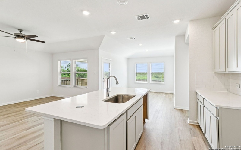 2922 Clemente Way, Converse, TX 78109, 3 Habitaciones Habitaciones , ,2 BañosBaños,Residential,En Venta,2922 Clemente Way,0,1932192