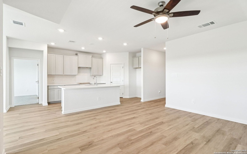 2922 Clemente Way, Converse, TX 78109, 3 Habitaciones Habitaciones , ,2 BañosBaños,Residential,En Venta,2922 Clemente Way,0,1932192