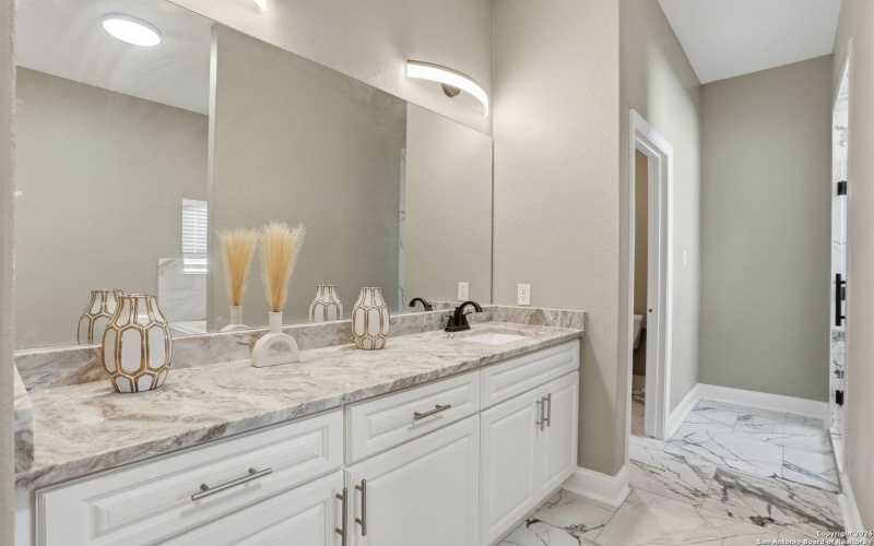 7802 Clearwater Blvd, Selma, TX 78154, 5 Bedrooms Bedrooms, ,5 BathroomsBathrooms,Residential,For Sale,7802 Clearwater Blvd,0,1932220