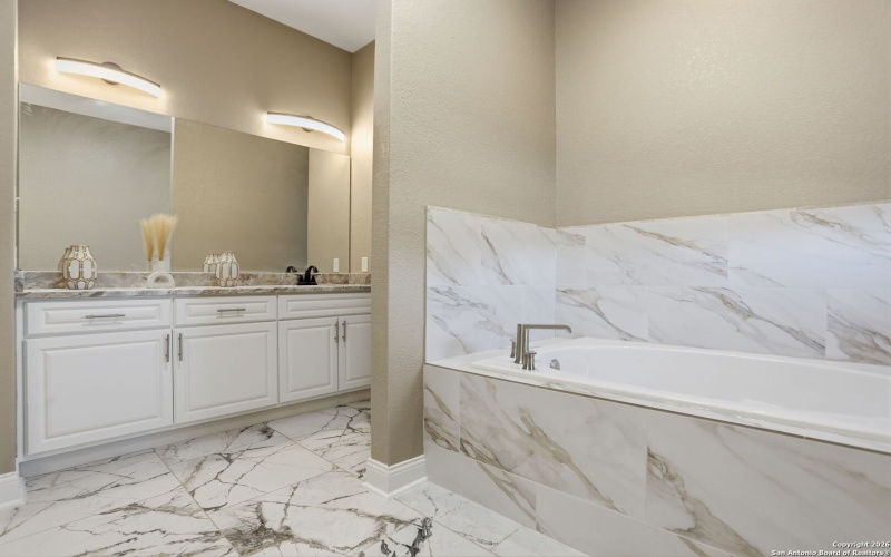 7802 Clearwater Blvd, Selma, TX 78154, 5 Bedrooms Bedrooms, ,5 BathroomsBathrooms,Residential,For Sale,7802 Clearwater Blvd,0,1932220