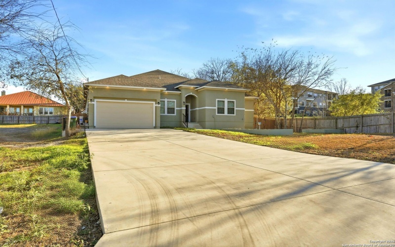 7802 Clearwater Blvd, Selma, TX 78154, 5 Bedrooms Bedrooms, ,5 BathroomsBathrooms,Residential,For Sale,7802 Clearwater Blvd,0,1932220