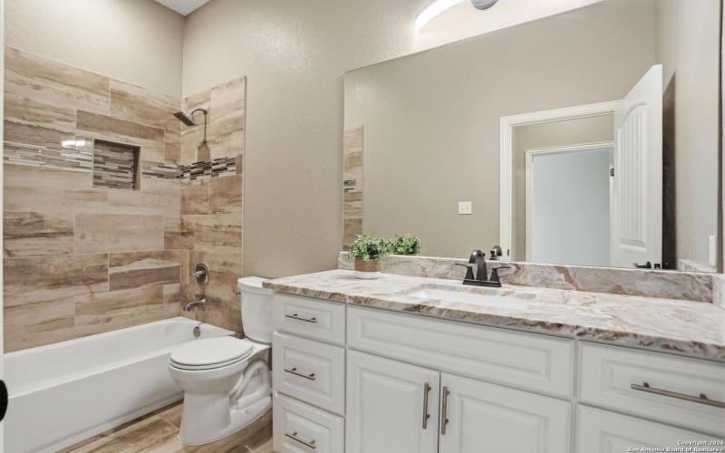 7802 Clearwater Blvd, Selma, TX 78154, 5 Bedrooms Bedrooms, ,5 BathroomsBathrooms,Residential,For Sale,7802 Clearwater Blvd,0,1932220