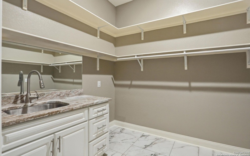 7802 Clearwater Blvd, Selma, TX 78154, 5 Bedrooms Bedrooms, ,5 BathroomsBathrooms,Residential,For Sale,7802 Clearwater Blvd,0,1932220