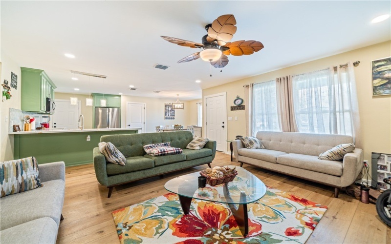 915 Craig Street, Corpus Christi, TX 78404, 3 Bedrooms Bedrooms, ,2 BathroomsBathrooms,Residential,For Sale,915 Craig Street,0,469479