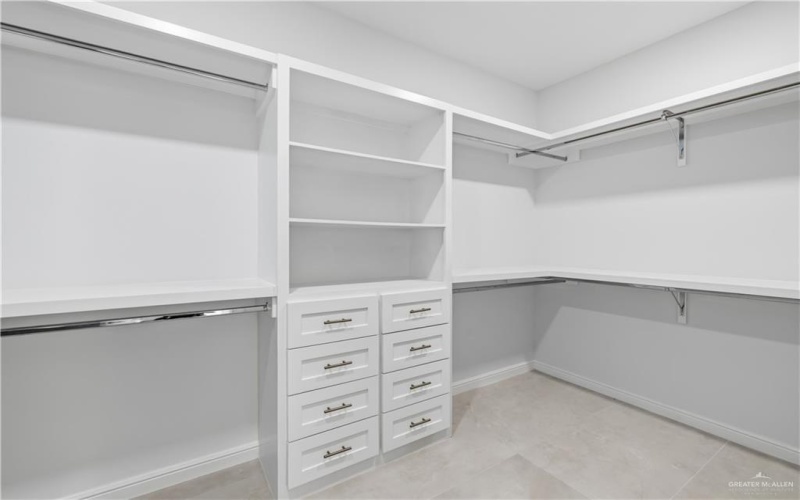 1300 S Waxahachie Street, Alton, TX 78573, 3 Habitaciones Habitaciones , ,2 BañosBaños,Residential,En Venta,1300 S Waxahachie Street,0,491656