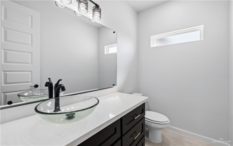 1300 S Waxahachie Street, Alton, TX 78573, 3 Habitaciones Habitaciones , ,2 BañosBaños,Residential,En Venta,1300 S Waxahachie Street,0,491656