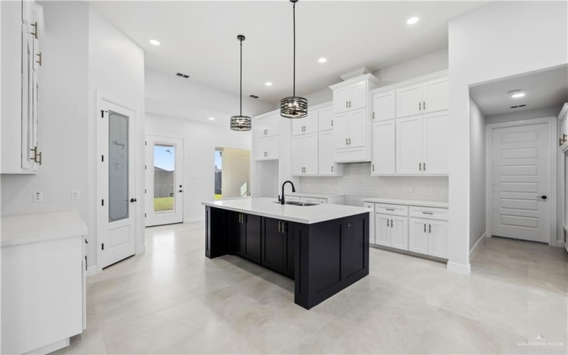 1300 S Waxahachie Street, Alton, TX 78573, 3 Habitaciones Habitaciones , ,2 BañosBaños,Residential,En Venta,1300 S Waxahachie Street,0,491656