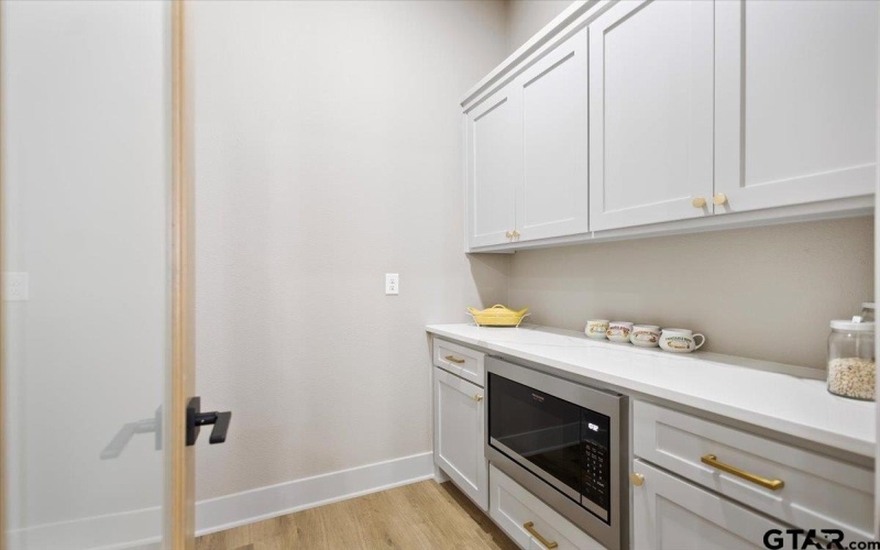 12181 Oak Grove Dr., Tyler, TX 75706, 4 Bedrooms Bedrooms, ,3 BathroomsBathrooms,Residential,For Sale,12181 Oak Grove Dr.,0,26000412