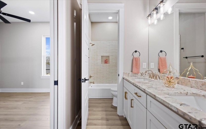 12181 Oak Grove Dr., Tyler, TX 75706, 4 Bedrooms Bedrooms, ,3 BathroomsBathrooms,Residential,For Sale,12181 Oak Grove Dr.,0,26000412