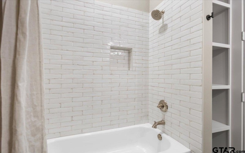 12181 Oak Grove Dr., Tyler, TX 75706, 4 Bedrooms Bedrooms, ,3 BathroomsBathrooms,Residential,For Sale,12181 Oak Grove Dr.,0,26000412