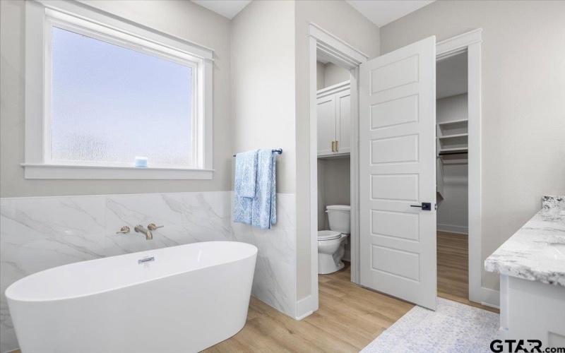 12181 Oak Grove Dr., Tyler, TX 75706, 4 Bedrooms Bedrooms, ,3 BathroomsBathrooms,Residential,For Sale,12181 Oak Grove Dr.,0,26000412