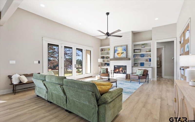 12181 Oak Grove Dr., Tyler, TX 75706, 4 Bedrooms Bedrooms, ,3 BathroomsBathrooms,Residential,For Sale,12181 Oak Grove Dr.,0,26000412