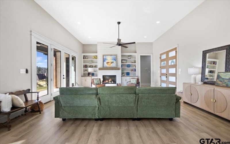 12181 Oak Grove Dr., Tyler, TX 75706, 4 Bedrooms Bedrooms, ,3 BathroomsBathrooms,Residential,For Sale,12181 Oak Grove Dr.,0,26000412