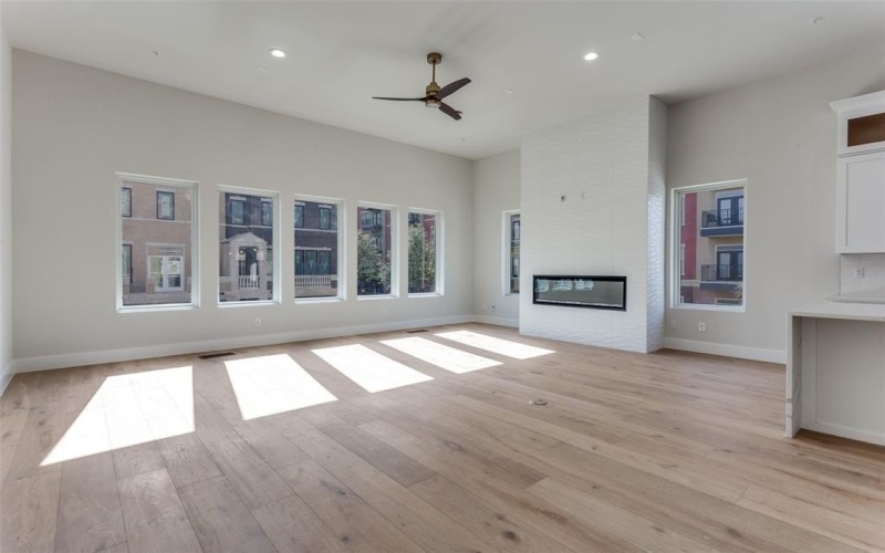 250 E Dallas Road #114, Grapevine, TX 76051, 3 Habitaciones Habitaciones , ,3 BañosBaños,Residential,En Venta,250 E Dallas Road,0,21134937