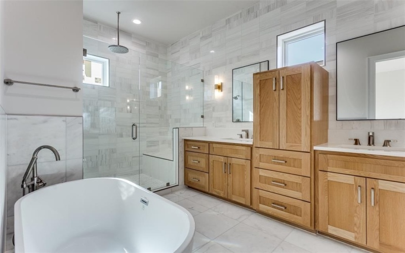 250 E Dallas Road #114, Grapevine, TX 76051, 3 Habitaciones Habitaciones , ,3 BañosBaños,Residential,En Venta,250 E Dallas Road,0,21134937