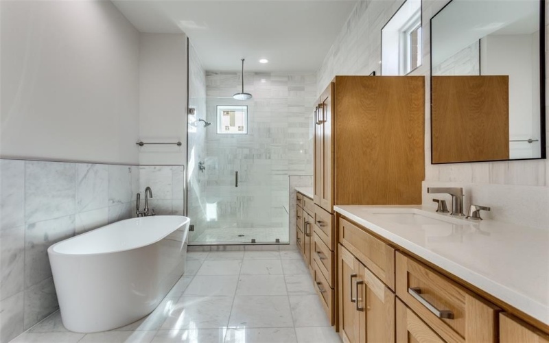 250 E Dallas Road #114, Grapevine, TX 76051, 3 Habitaciones Habitaciones , ,3 BañosBaños,Residential,En Venta,250 E Dallas Road,0,21134937