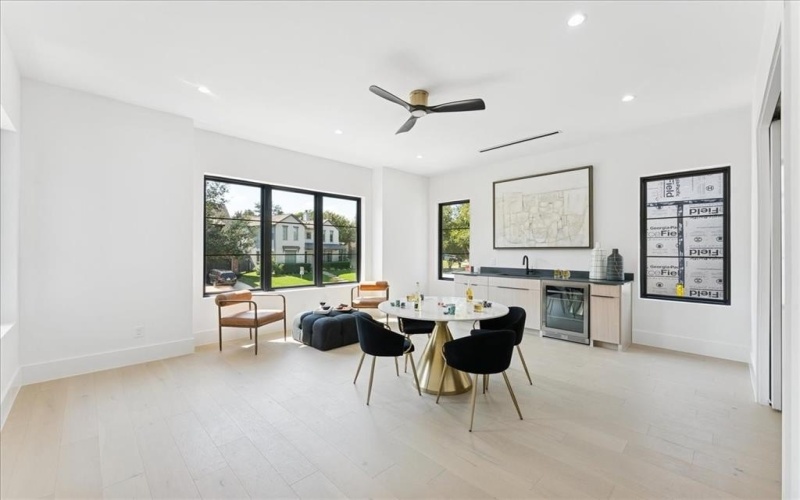 7111 Coronado Avenue, Dallas, TX 75214, 5 Bedrooms Bedrooms, ,6 BathroomsBathrooms,Residential,For Sale,7111 Coronado Avenue,0,21142085