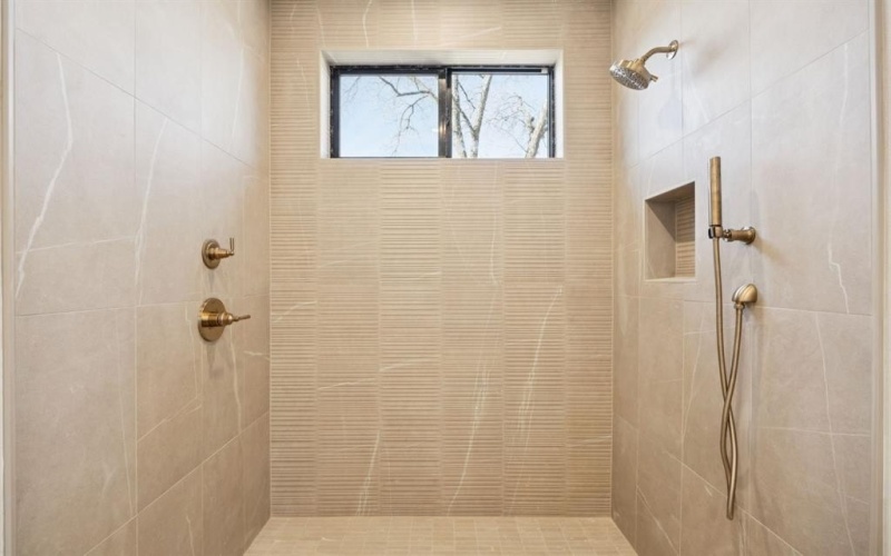 2543 Highwood Drive, Dallas, TX 75228, 3 Bedrooms Bedrooms, ,2 BathroomsBathrooms,Residential,For Sale,2543 Highwood Drive,0,21142696