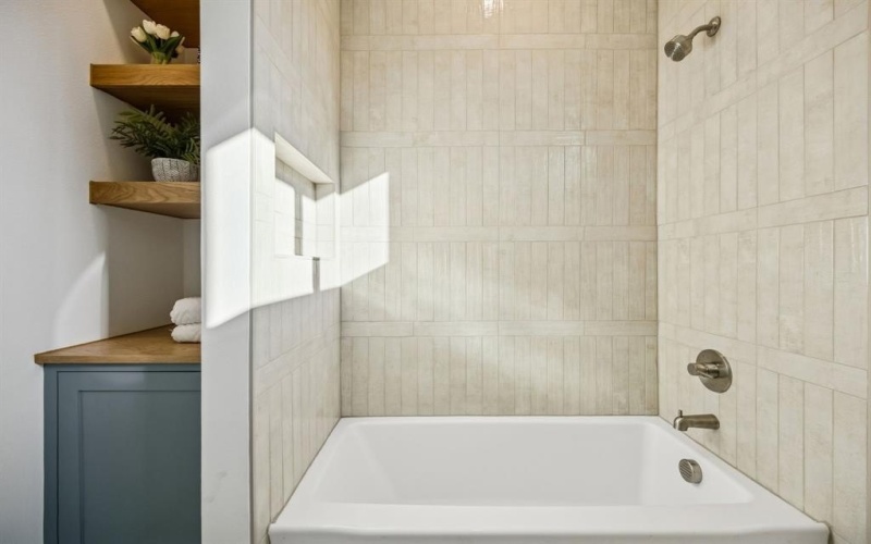 2543 Highwood Drive, Dallas, TX 75228, 3 Bedrooms Bedrooms, ,2 BathroomsBathrooms,Residential,For Sale,2543 Highwood Drive,0,21142696