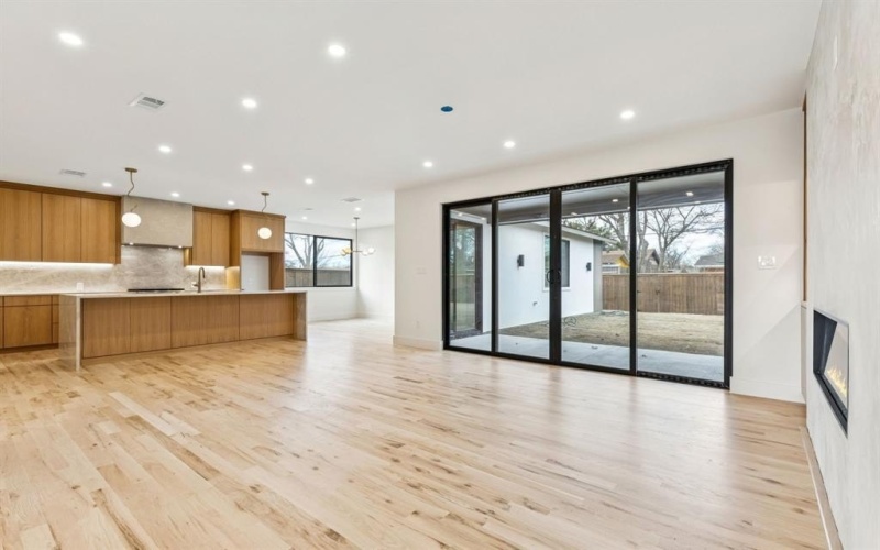 2543 Highwood Drive, Dallas, TX 75228, 3 Bedrooms Bedrooms, ,2 BathroomsBathrooms,Residential,For Sale,2543 Highwood Drive,0,21142696