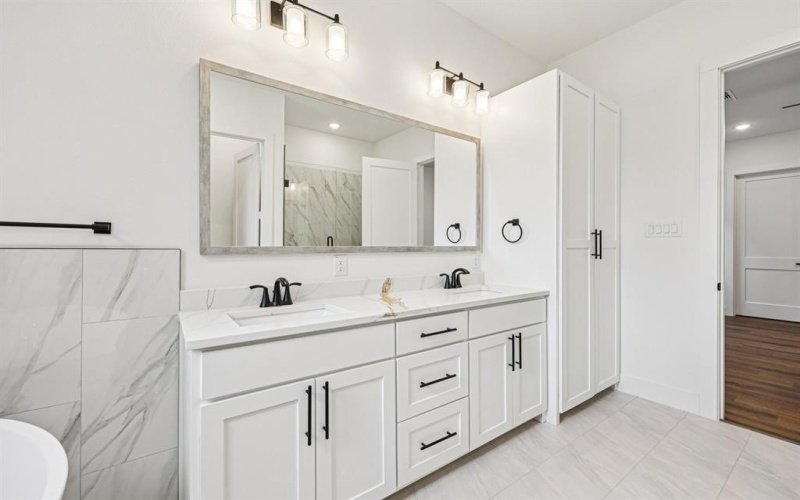 3707 Pilgrims Mews, Rowlett, TX 75088, 4 Bedrooms Bedrooms, ,3 BathroomsBathrooms,Residential,For Sale,3707 Pilgrims Mews,0,21143481