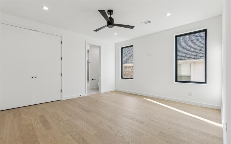 5635 Matalee Avenue, Dallas, TX 75206, 3 Habitaciones Habitaciones , ,2 BañosBaños,Residential,En Venta,5635 Matalee Avenue,0,21144843