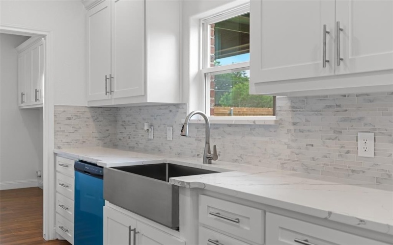 801 Comanche Cove Drive, Granbury, TX 76048, 3 Habitaciones Habitaciones , ,2 BañosBaños,Residential,En Venta,801 Comanche Cove Drive,0,21146133