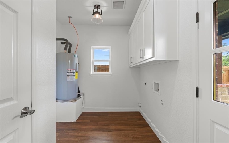 801 Comanche Cove Drive, Granbury, TX 76048, 3 Habitaciones Habitaciones , ,2 BañosBaños,Residential,En Venta,801 Comanche Cove Drive,0,21146133