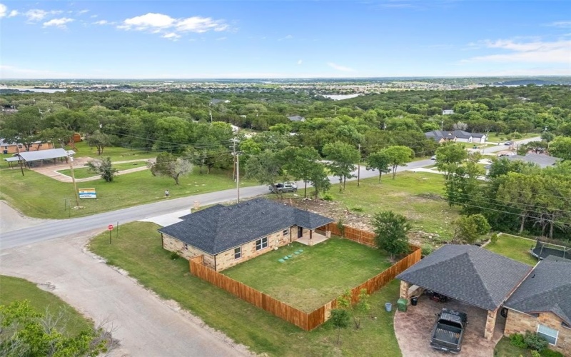 801 Comanche Cove Drive, Granbury, TX 76048, 3 Habitaciones Habitaciones , ,2 BañosBaños,Residential,En Venta,801 Comanche Cove Drive,0,21146133