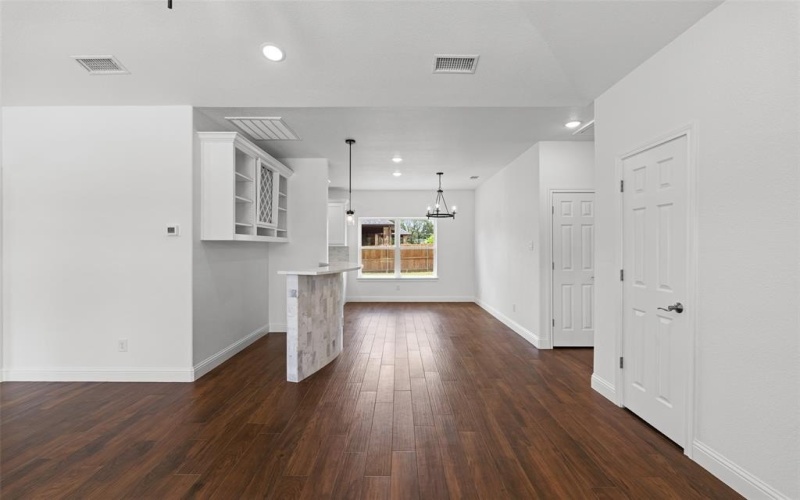 801 Comanche Cove Drive, Granbury, TX 76048, 3 Habitaciones Habitaciones , ,2 BañosBaños,Residential,En Venta,801 Comanche Cove Drive,0,21146133