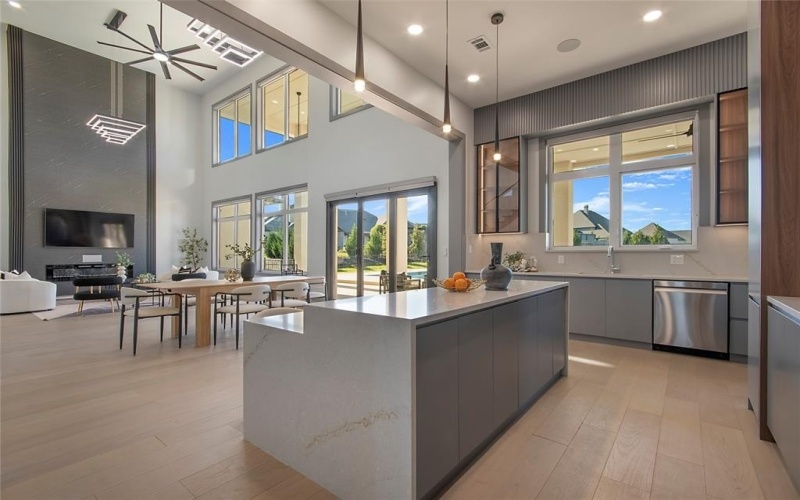 421 Sunrise Ridge Drive, Heath, TX 75032, 4 Habitaciones Habitaciones , ,5 BañosBaños,Residential,En Venta,421 Sunrise Ridge Drive,0,21146781