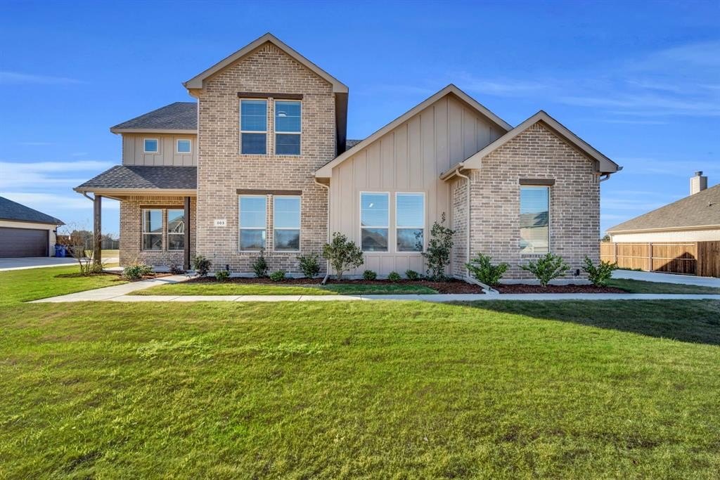 303 Crystal Lake Lane, Red Oak, TX 75154, 4 Habitaciones Habitaciones , ,3 BañosBaños,Residential,En Venta,303 Crystal Lake Lane,0,21147132