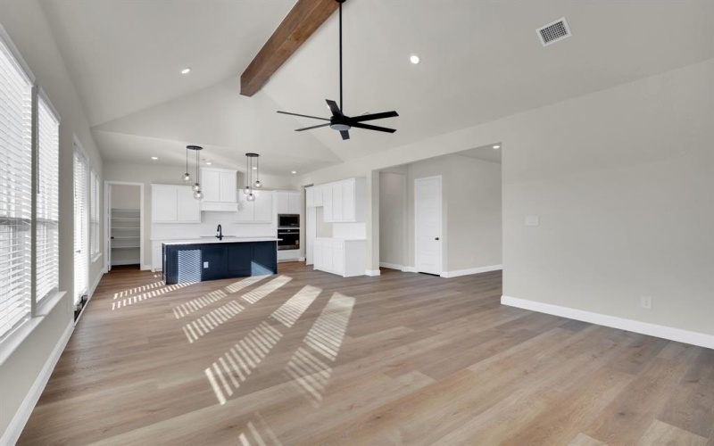 303 Crystal Lake Lane, Red Oak, TX 75154, 4 Habitaciones Habitaciones , ,3 BañosBaños,Residential,En Venta,303 Crystal Lake Lane,0,21147132