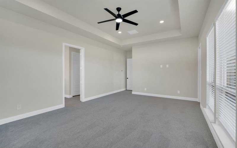 303 Crystal Lake Lane, Red Oak, TX 75154, 4 Habitaciones Habitaciones , ,3 BañosBaños,Residential,En Venta,303 Crystal Lake Lane,0,21147132