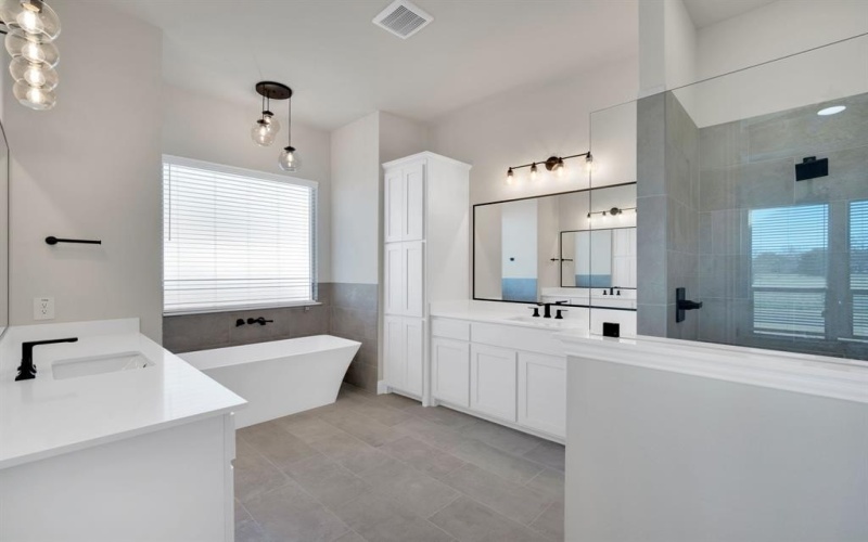 303 Crystal Lake Lane, Red Oak, TX 75154, 4 Habitaciones Habitaciones , ,3 BañosBaños,Residential,En Venta,303 Crystal Lake Lane,0,21147132