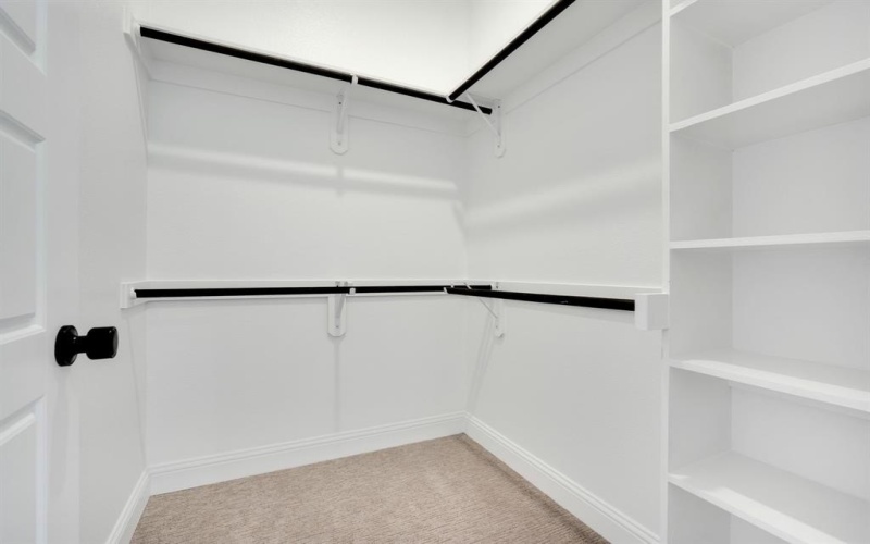 303 Crystal Lake Lane, Red Oak, TX 75154, 4 Habitaciones Habitaciones , ,3 BañosBaños,Residential,En Venta,303 Crystal Lake Lane,0,21147132