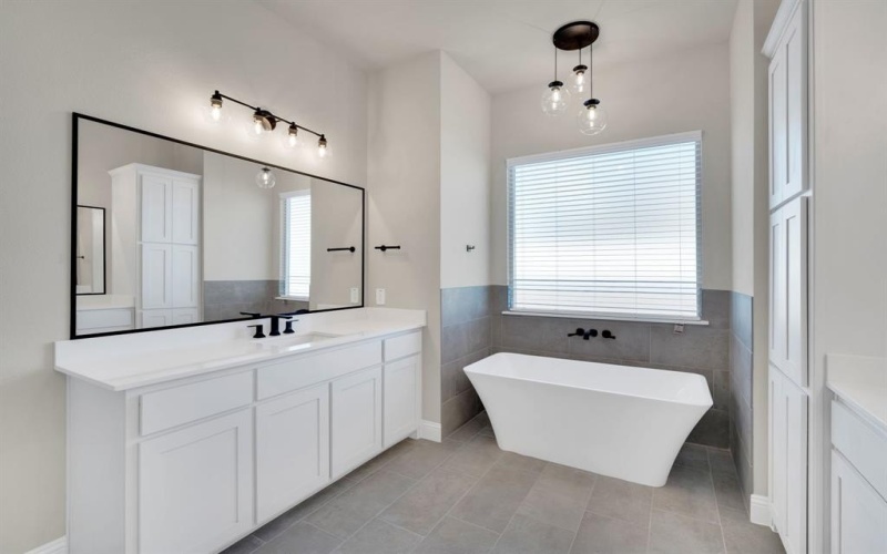 303 Crystal Lake Lane, Red Oak, TX 75154, 4 Habitaciones Habitaciones , ,3 BañosBaños,Residential,En Venta,303 Crystal Lake Lane,0,21147132