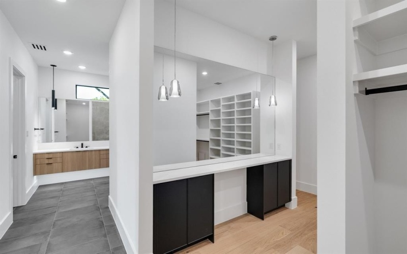 3373 Dorado Beach Drive, Farmers Branch, TX 75234, 4 Habitaciones Habitaciones , ,5 BañosBaños,Residential,En Venta,3373 Dorado Beach Drive,0,21147509