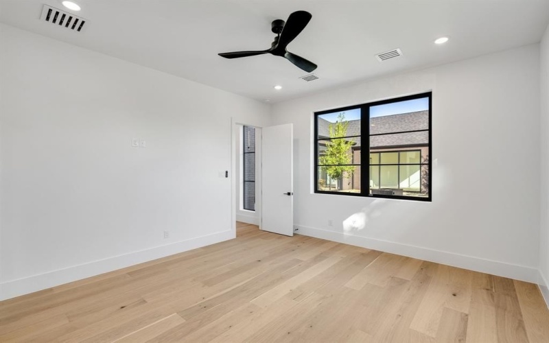 3373 Dorado Beach Drive, Farmers Branch, TX 75234, 4 Habitaciones Habitaciones , ,5 BañosBaños,Residential,En Venta,3373 Dorado Beach Drive,0,21147509