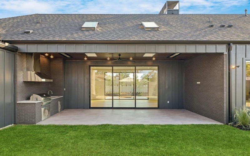 3373 Dorado Beach Drive, Farmers Branch, TX 75234, 4 Habitaciones Habitaciones , ,5 BañosBaños,Residential,En Venta,3373 Dorado Beach Drive,0,21147509