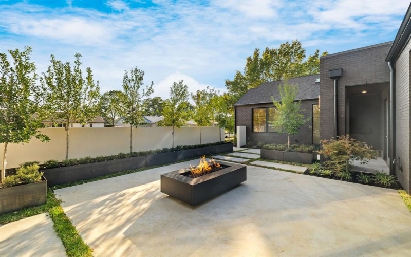 3373 Dorado Beach Drive, Farmers Branch, TX 75234, 4 Habitaciones Habitaciones , ,5 BañosBaños,Residential,En Venta,3373 Dorado Beach Drive,0,21147509