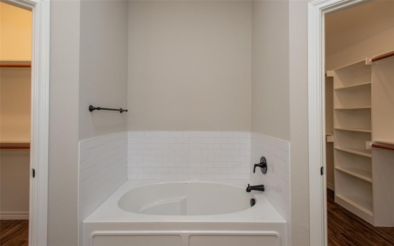 110 Saint Francis Lane, Mabank, TX 75156, 4 Habitaciones Habitaciones , ,2 BañosBaños,Residential,En Venta,110 Saint Francis Lane,0,21147922