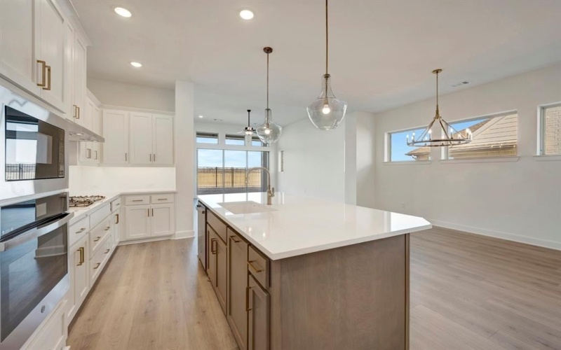 5048 Sandbrock Parkway, Aubrey, TX 76227, 4 Bedrooms Bedrooms, ,3 BathroomsBathrooms,Residential,For Sale,5048 Sandbrock Parkway,0,21148544