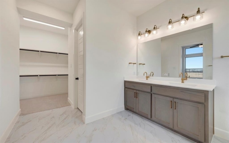 5048 Sandbrock Parkway, Aubrey, TX 76227, 4 Bedrooms Bedrooms, ,3 BathroomsBathrooms,Residential,For Sale,5048 Sandbrock Parkway,0,21148544