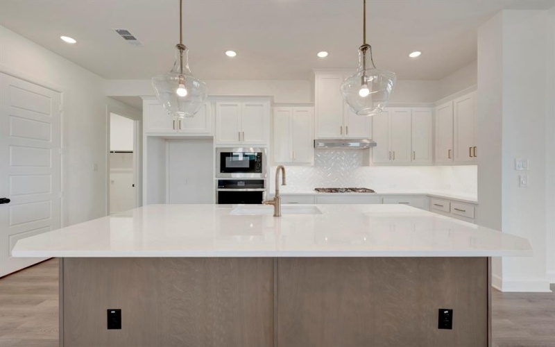 5048 Sandbrock Parkway, Aubrey, TX 76227, 4 Bedrooms Bedrooms, ,3 BathroomsBathrooms,Residential,For Sale,5048 Sandbrock Parkway,0,21148544