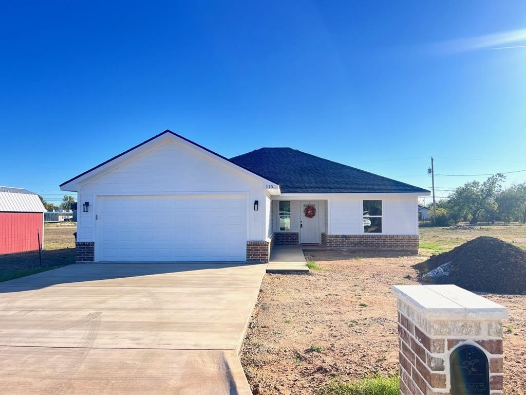 115 E 41st St, San Angelo, TX 76903, 3 Bedrooms Bedrooms, ,2 BathroomsBathrooms,Residential,For Sale,115 E 41st St,0,130260