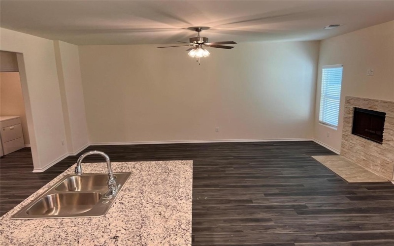 716 E 5th Street, Bonham, TX 75418, 4 Habitaciones Habitaciones , ,2 BañosBaños,Residential,En Venta,716 E 5th Street,0,21148120