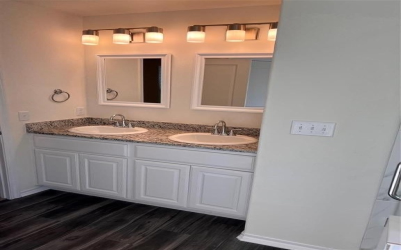 716 E 5th Street, Bonham, TX 75418, 4 Habitaciones Habitaciones , ,2 BañosBaños,Residential,En Venta,716 E 5th Street,0,21148120