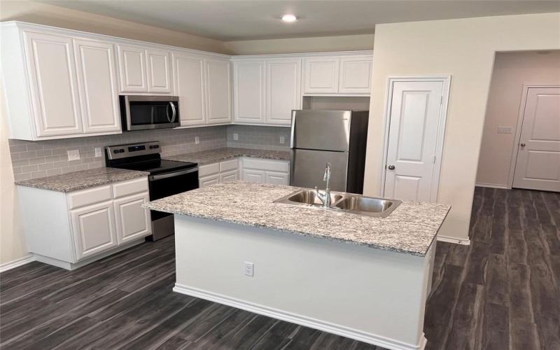 716 E 5th Street, Bonham, TX 75418, 4 Habitaciones Habitaciones , ,2 BañosBaños,Residential,En Venta,716 E 5th Street,0,21148120