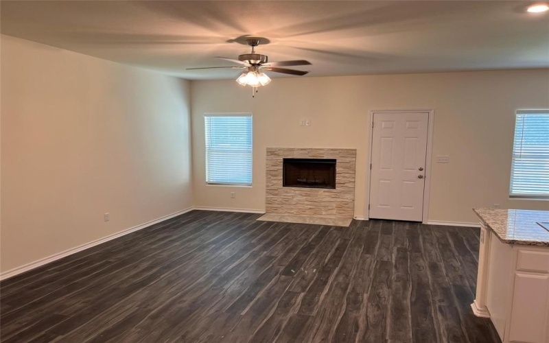 716 E 5th Street, Bonham, TX 75418, 4 Habitaciones Habitaciones , ,2 BañosBaños,Residential,En Venta,716 E 5th Street,0,21148120